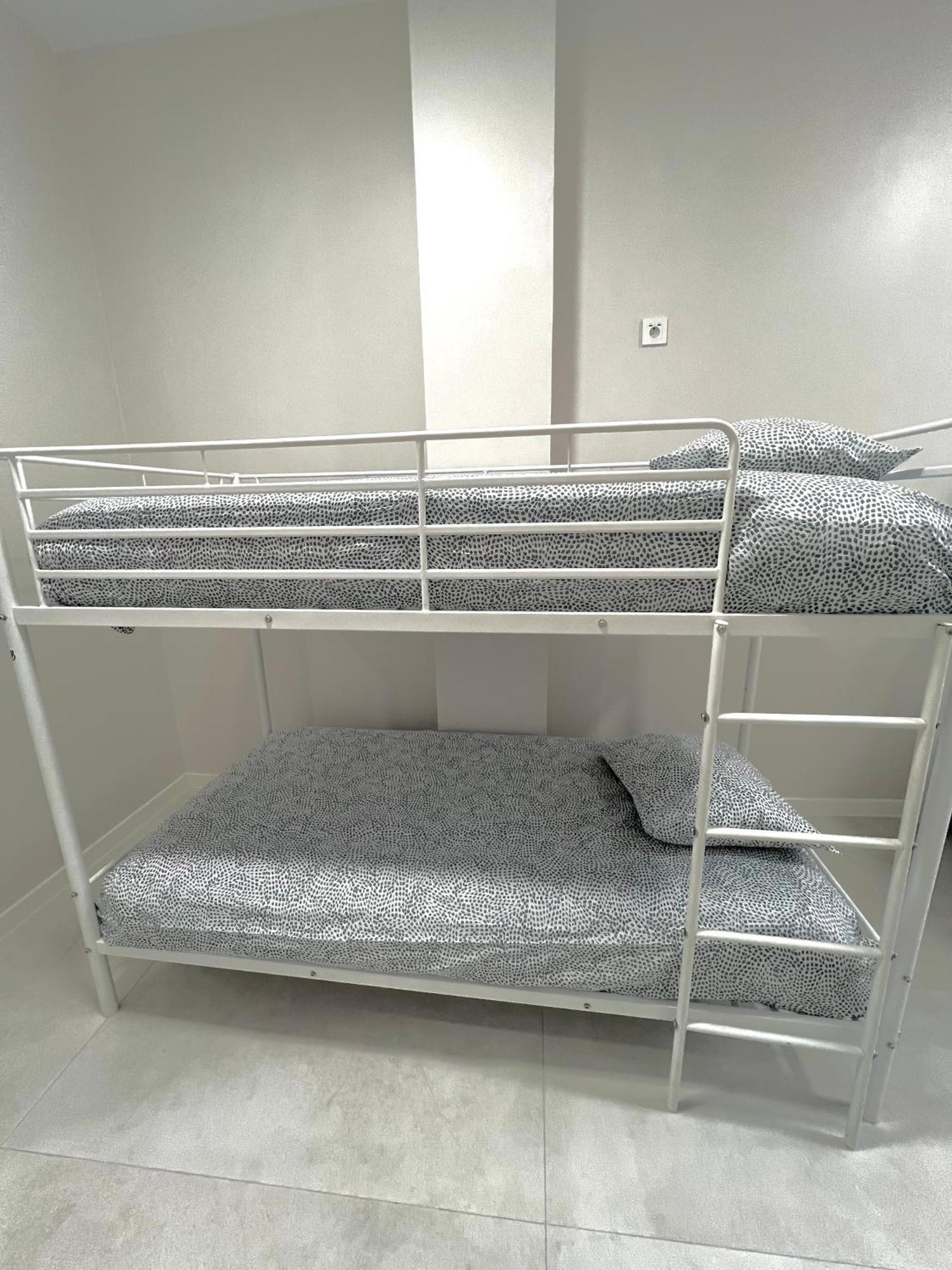 Hostel Oasis Madrid Kültér fotó